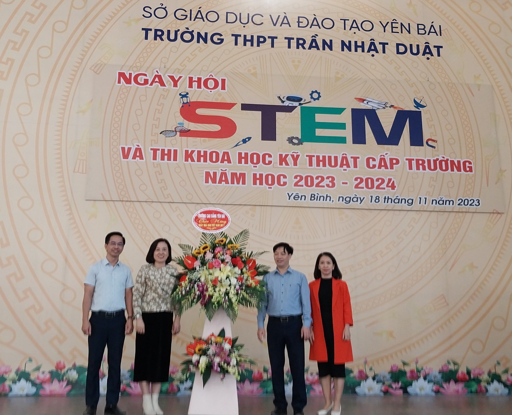 Trường Cao đẳng Yên Bái dự Ngày hội STEM và tư vấn tuyển sinh tại Trường THPT Trần Nhật Duật, huyện Yên Bình, tỉnh Yên Bái.